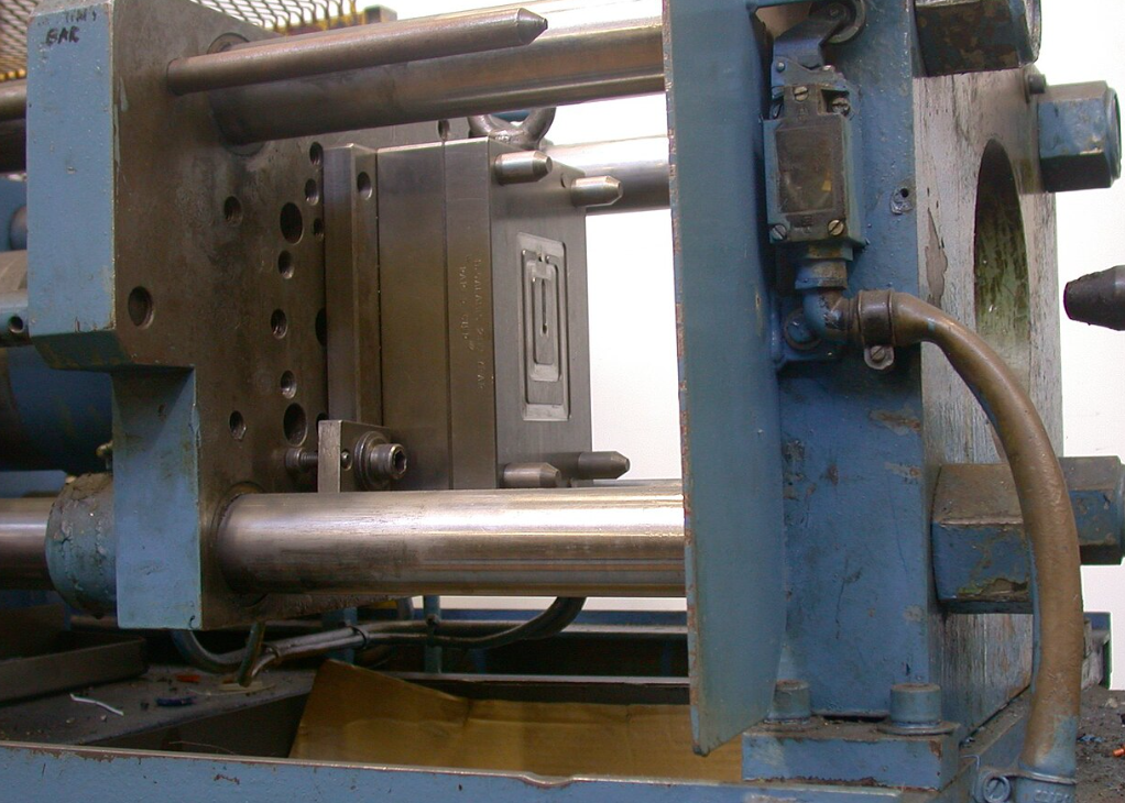 Machine de moulage par injection de plastique de 400 tonnes